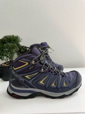 Salomon X ultra mid 2 GTX Women size 7.5 Lace-Up Hiking Boots with Yellow